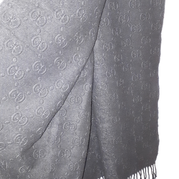 Gucci Gray and Black Patterned Scarf - Picture 9 of 10